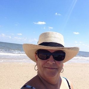 Meet your Posher, Debbie